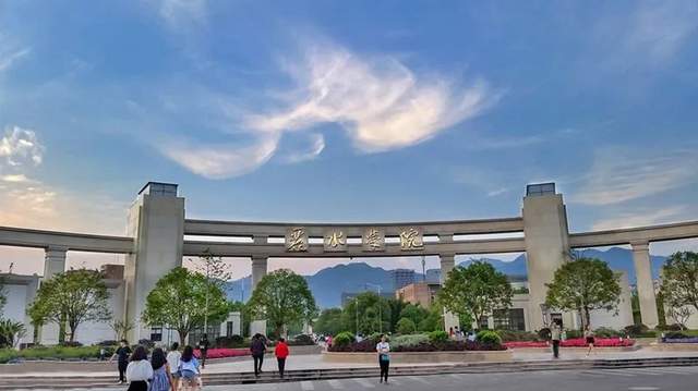 71太陽能項(xiàng)目專題篇6.jpg